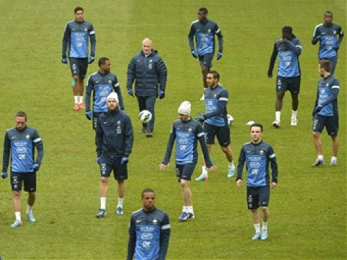 Francia piensa más en el repechaje que en la clasificación directa al Mundial