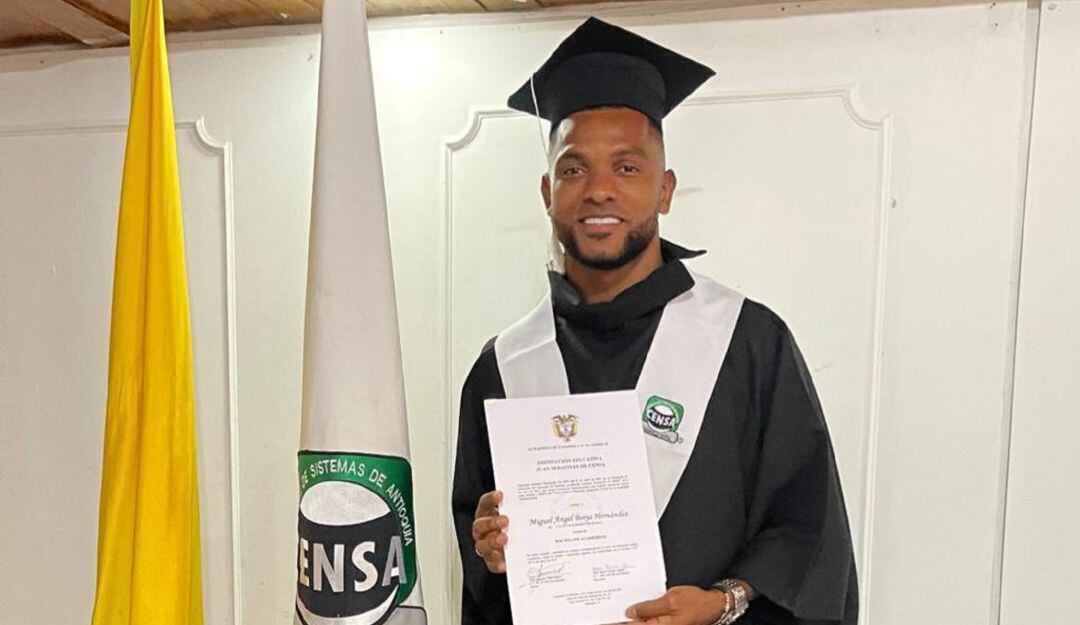 Miguel Ángel Borja se graduó de bachiller