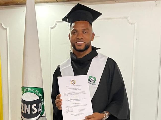 Miguel Ángel Borja se graduó de bachiller