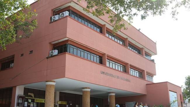 Consiste en que los jóvenes desarrollen trabajos sociales con las comunidades, aportando así al desarrollo de la ciudad