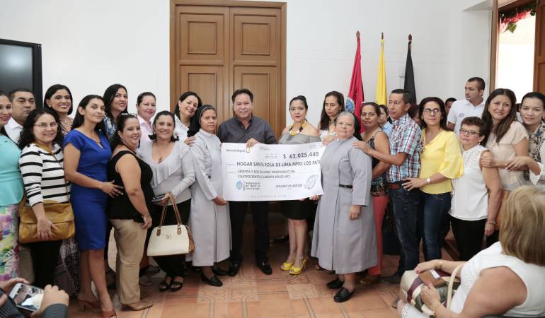 Entrega de ayudas económicas. 