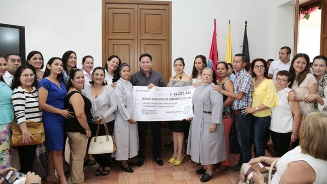 Entrega de ayudas económicas.