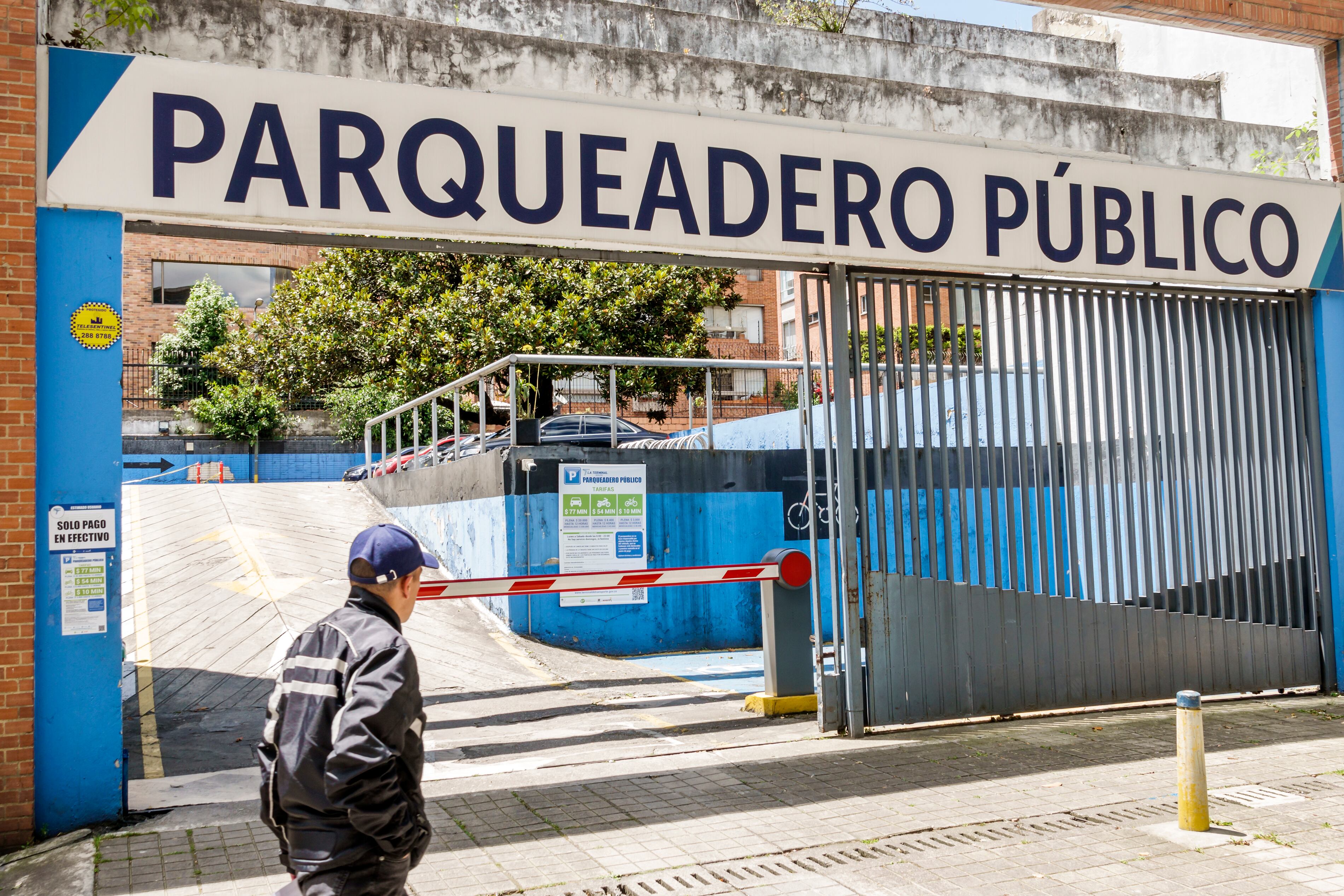 Parqueaderos en Bogotá. Foto: Jeffrey Greenberg/Universal Images Group via Getty Images.