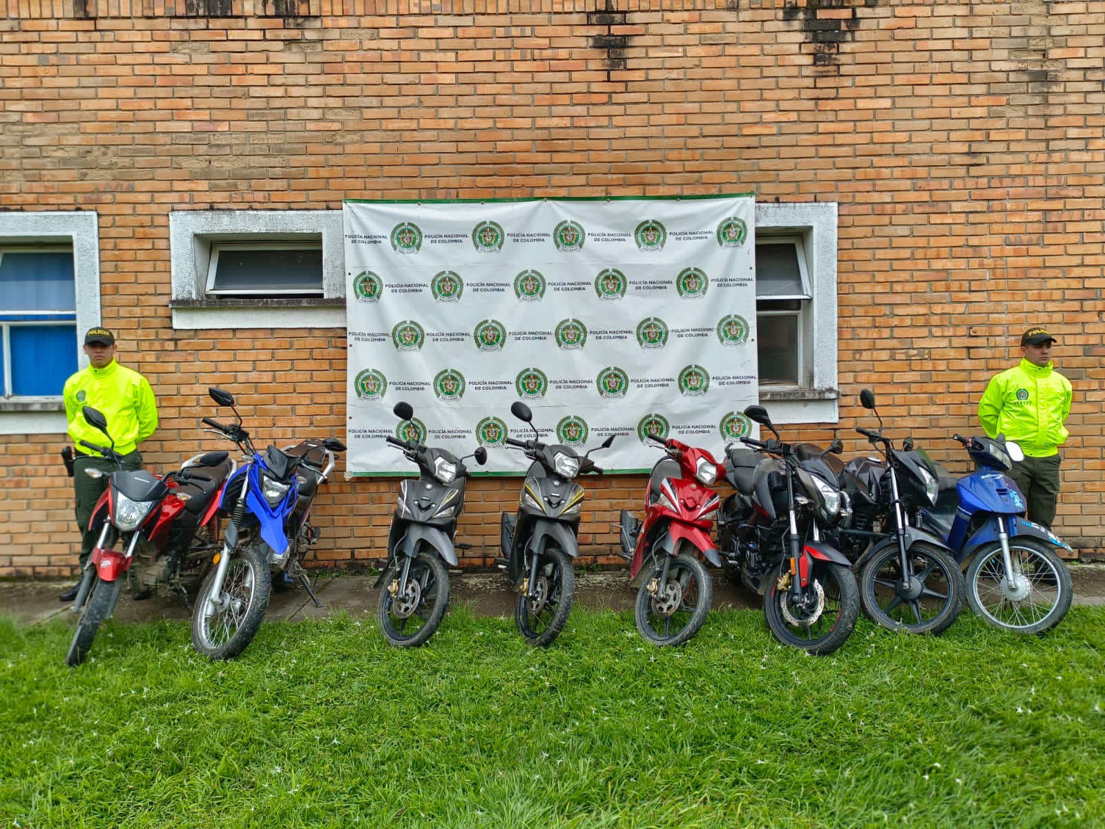 Una redada contra el hurto de motocicletas fue lanzada por la SIJIN de Pitalito durante las últimas horas, las motocicletas recuperadas habían sido hurtadas bajo la modalidad de halado y atraco, en el operativo 02 personas fueron capturadas.