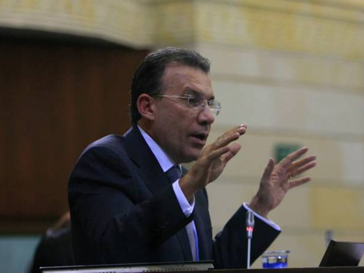 La U se revela y anuncia que no apoyará ninguna reforma tributaria