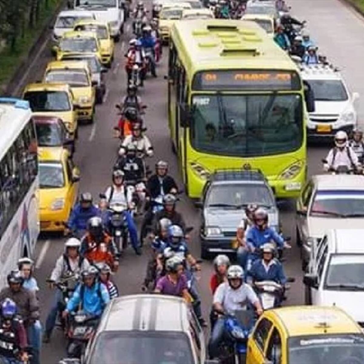 Hoy empieza el pico y placa metropolitano