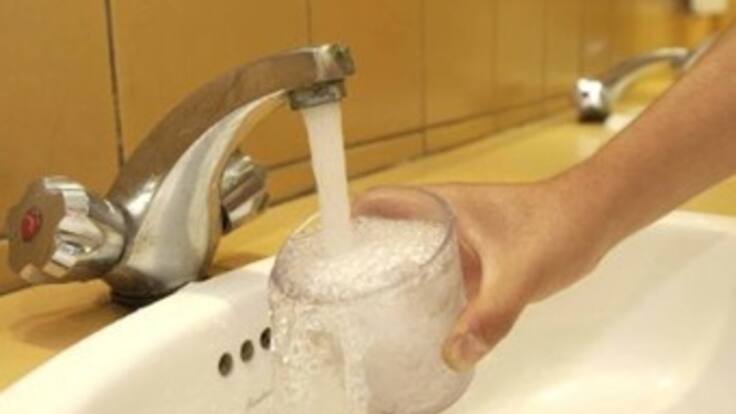 Hoy entra en vigencia el mínimo vital para estratos 1 y 2 en Bogotá