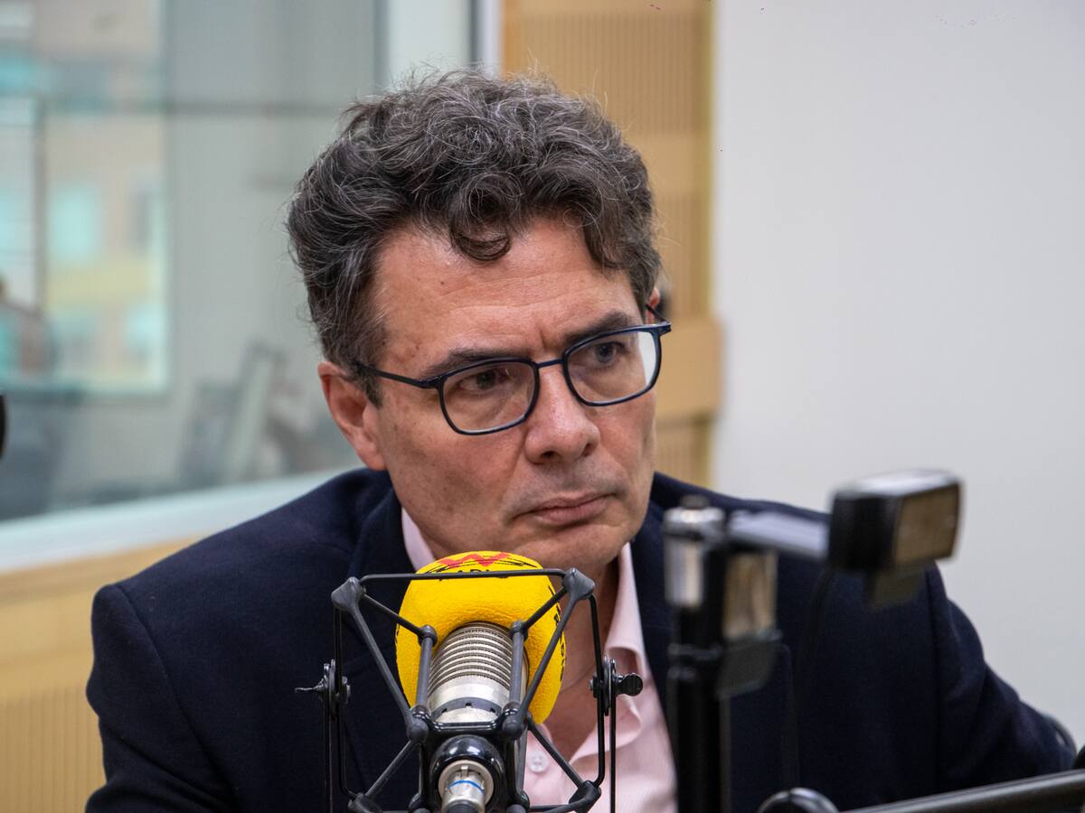Clave es la política farmacéutica con énfasis en precio de medicamentos: Alejandro Gaviria