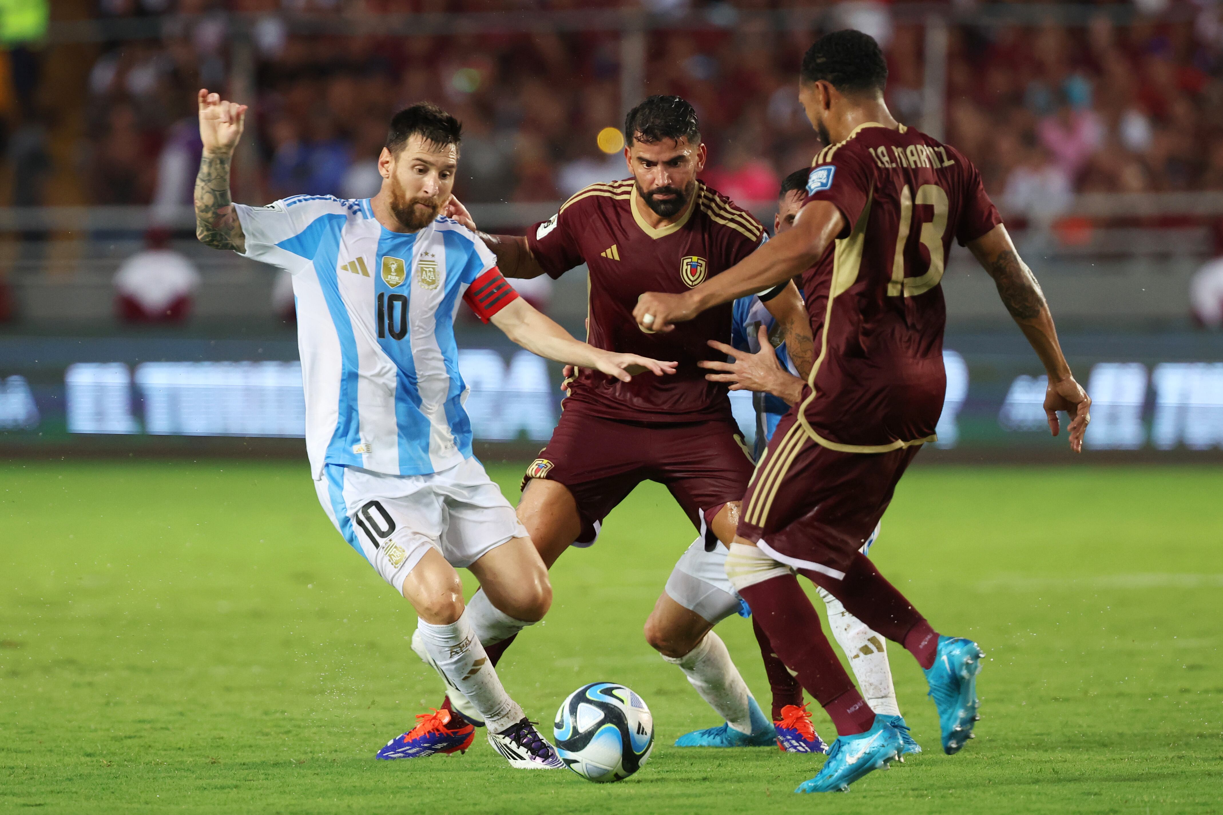 A qué hora juega Venezuela vs Argentina y dónde verlo EN VIVO: Siga la transmisión en directo. (Photo by Edilzon Gamez/Getty Images)