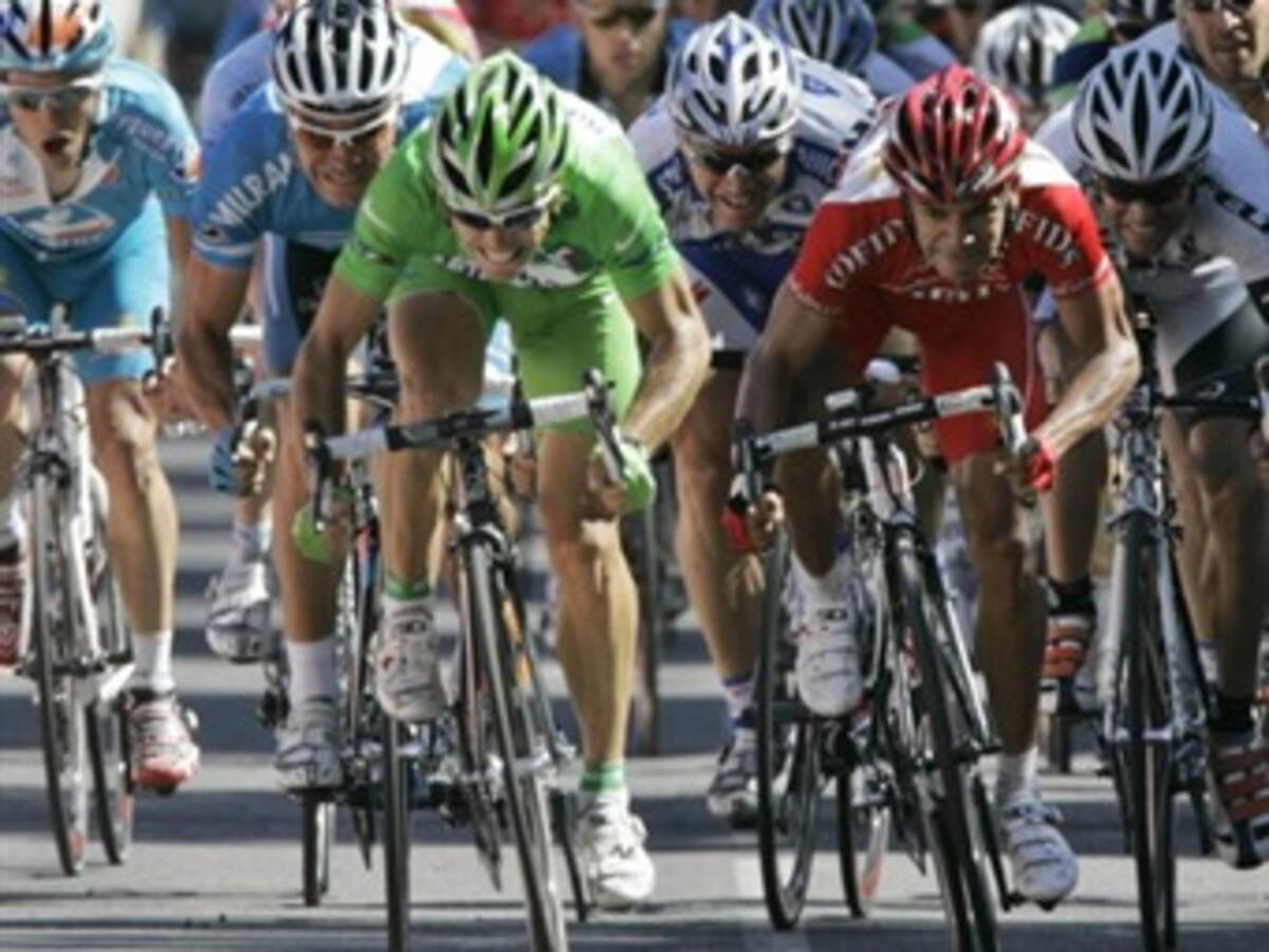 Leonardo Duque se mantiene líder de la Copa de Francia de ciclismo