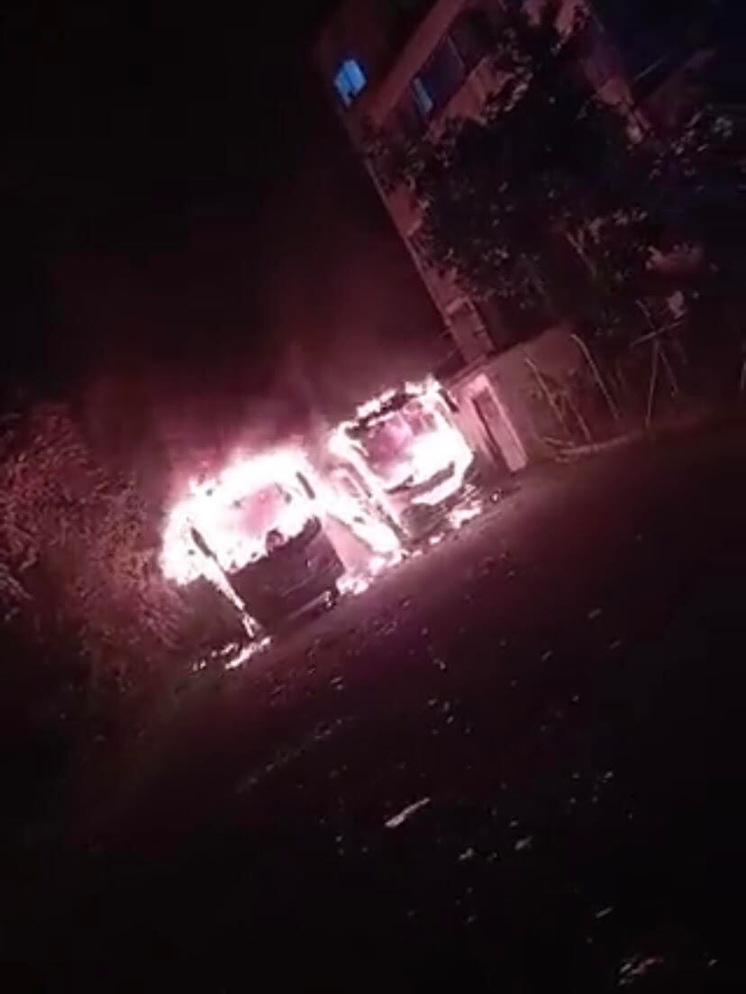 Los buses fueron pintados con grafitis alusivos a las disidencias. Foto: cortesía.