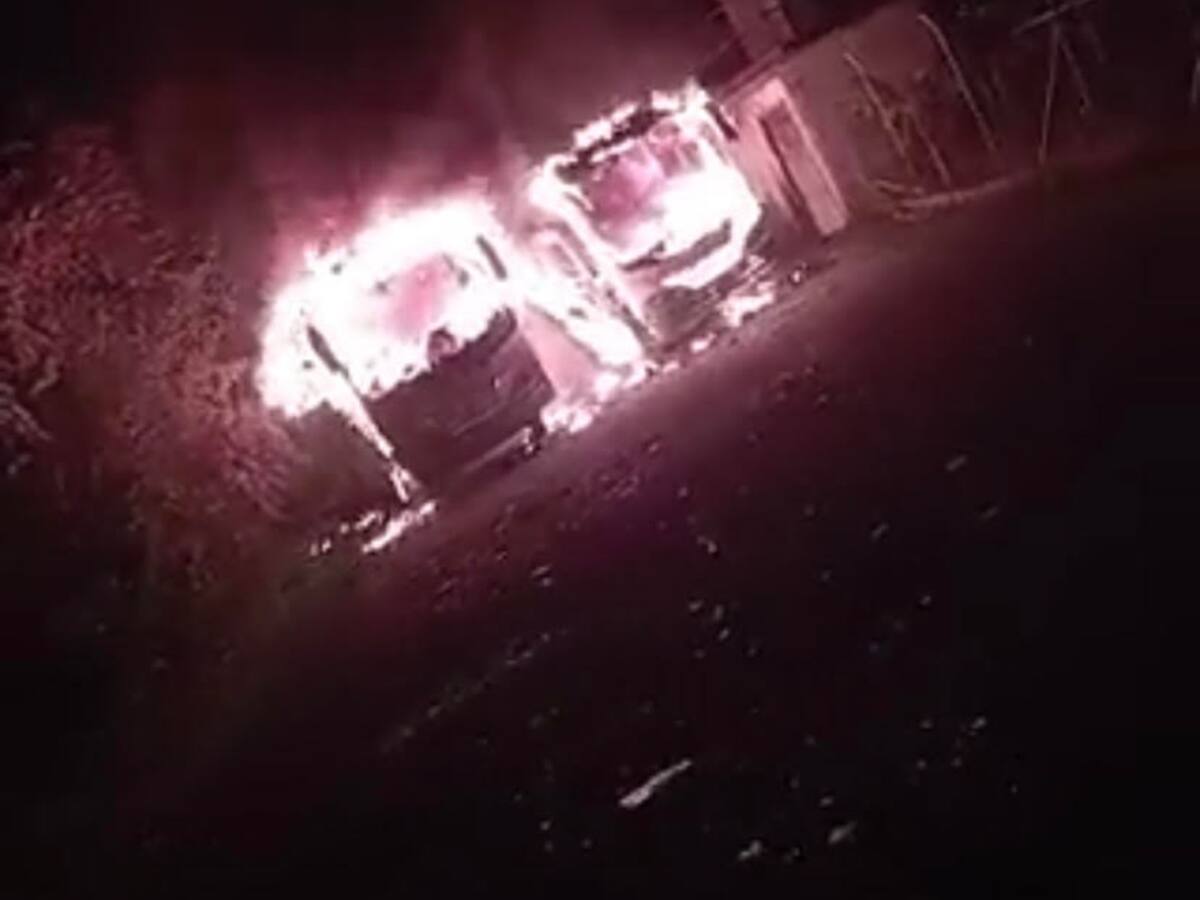 Presuntos disidentes del frente 36 quemaron dos buses en un campamento de Hidroituango