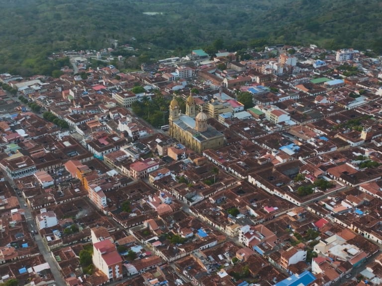 Vía aérea del pueblo patrimonio de Santander (Getty Images)