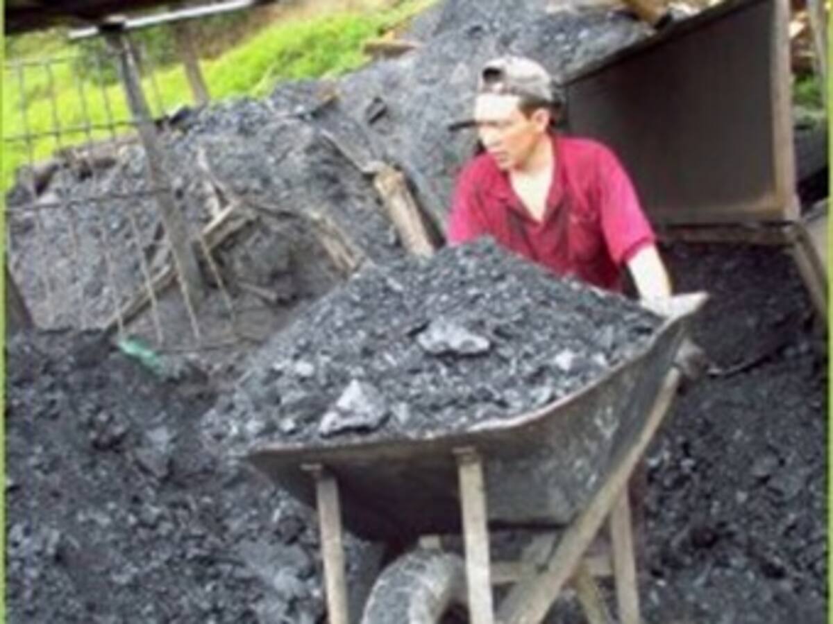 Andi invita a multinacionales a formalizar mineros tradicionales