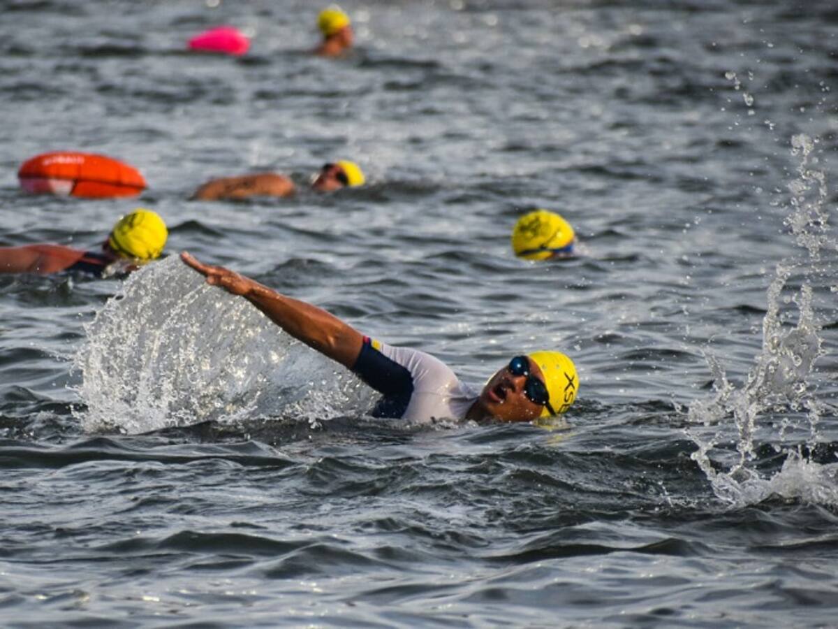 350 deportistas participaron en el Acuatlón Bicentenario Naval 2023