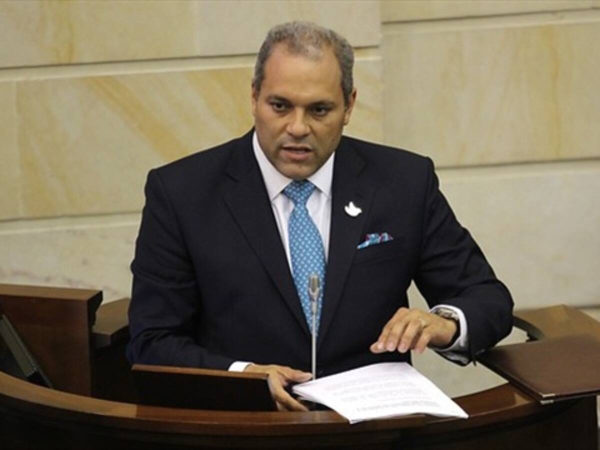 No autoricé a congresistas para ir a Chile a ver partido de Colombia: Name