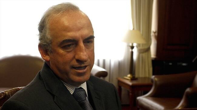 Leonardo Villar asegura que hay que mantener el régimen de prima media exclusivamente para un pilar básico, equivalente a un salario mínimo. Foto: Colprensa