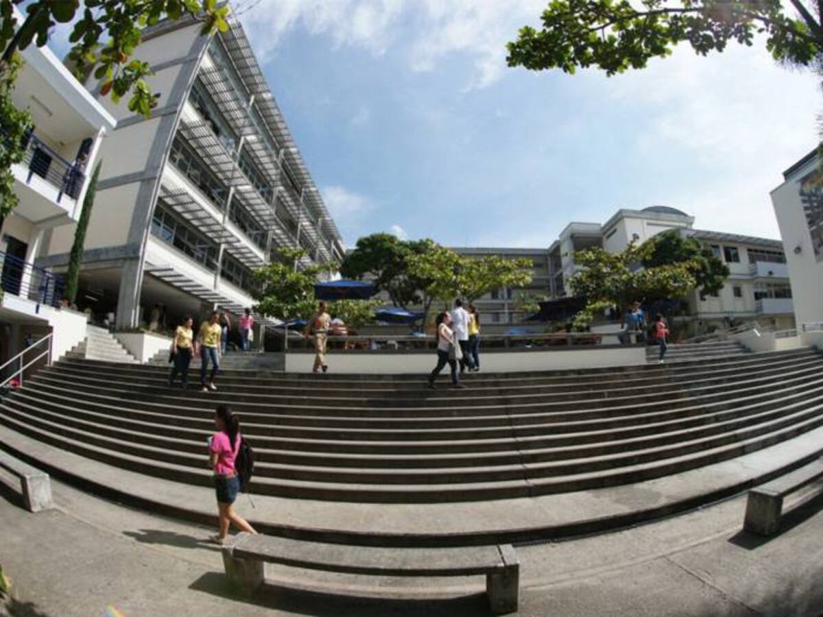 El programa de Becas Tecnologías ofrece 1.800 nuevas becas para estudiar tecnologías