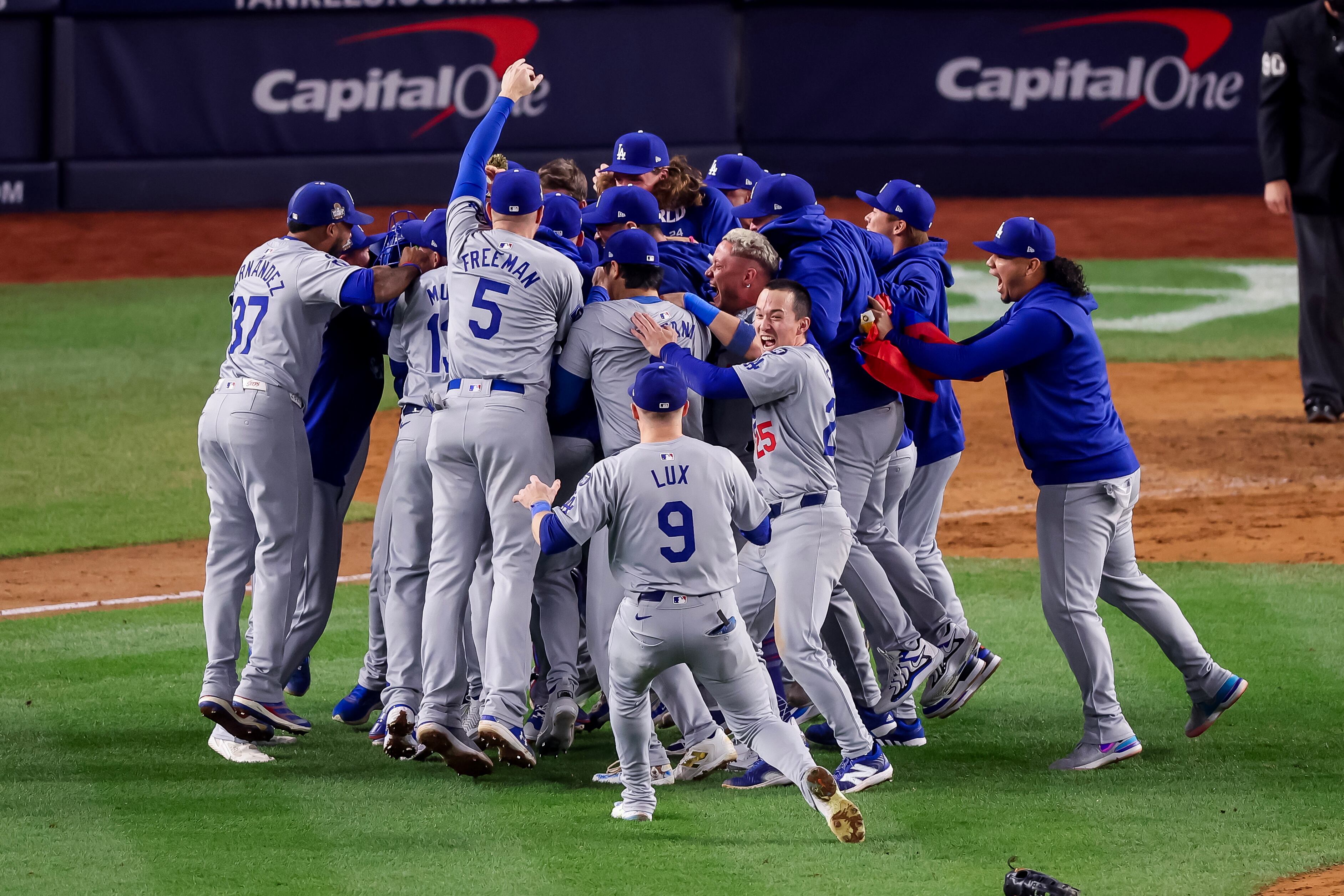 Los Ángeles Dodgers se quedan con la Serie Mundial de la MLB. (Nueva York) EFE/EPA/SARAH YENESEL