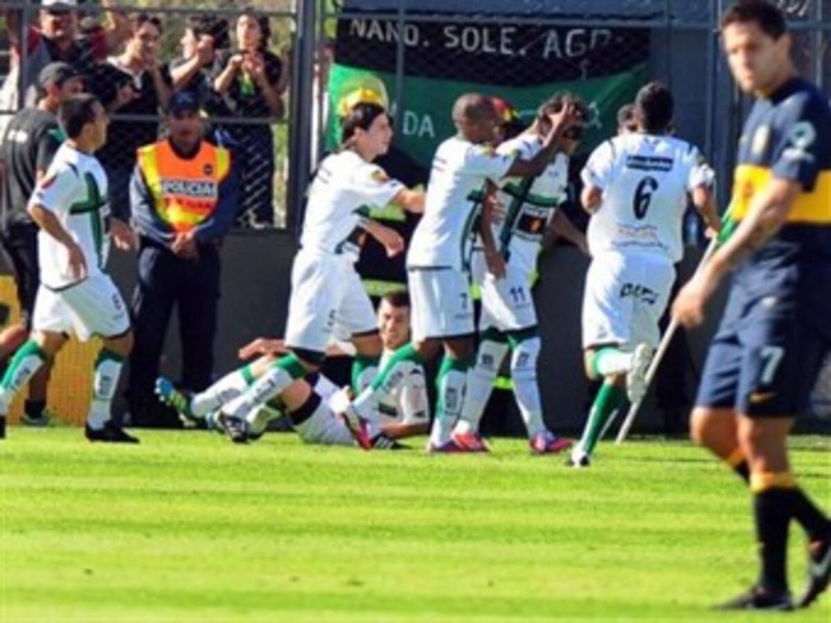 Osorio Botello marcó tripleta en la goleada 6-1 de San Martín a Boca Juniors
