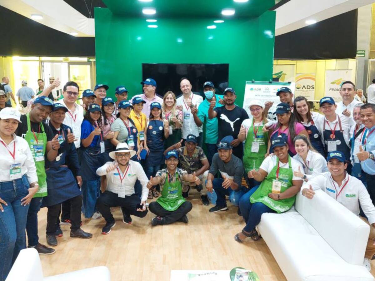 Firman convenio para beneficiar a más de 9.000 productores en el país