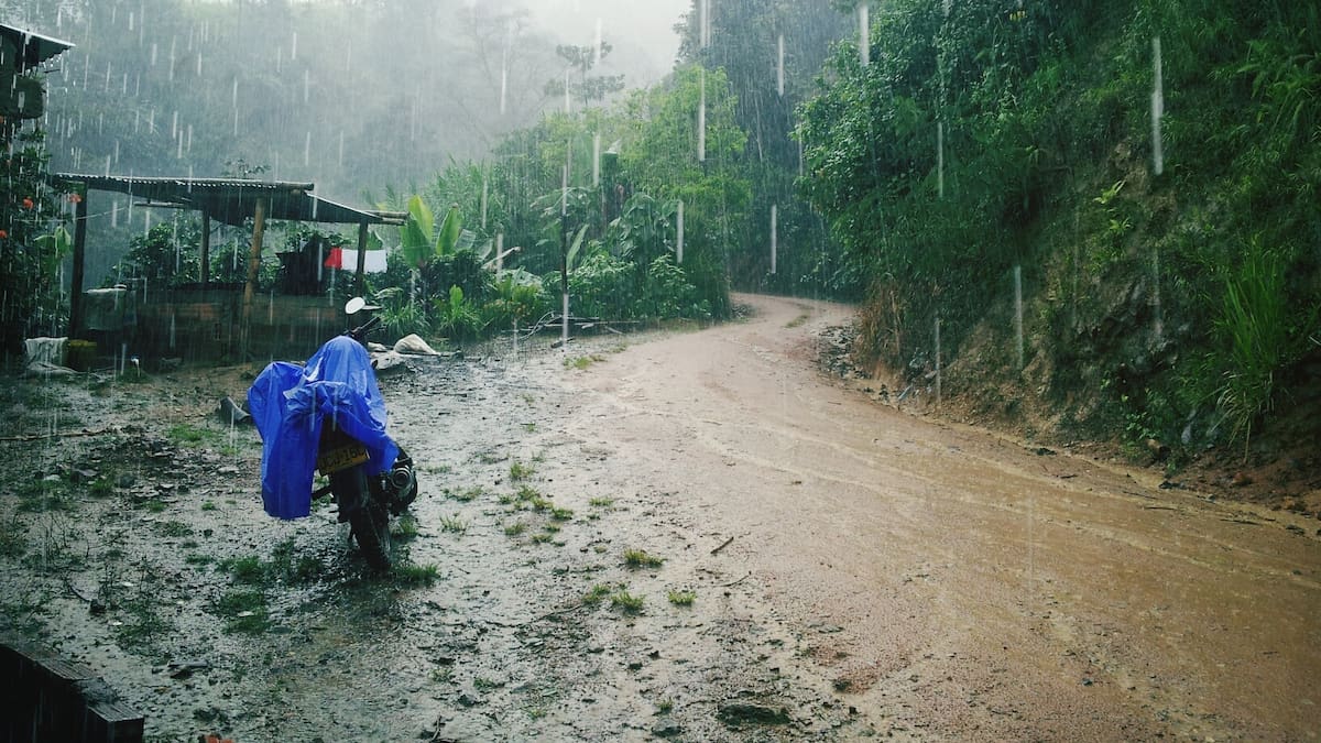 El 90% de las vías terciarias están en mal estado. Gobierno anuncia millonarios recursos