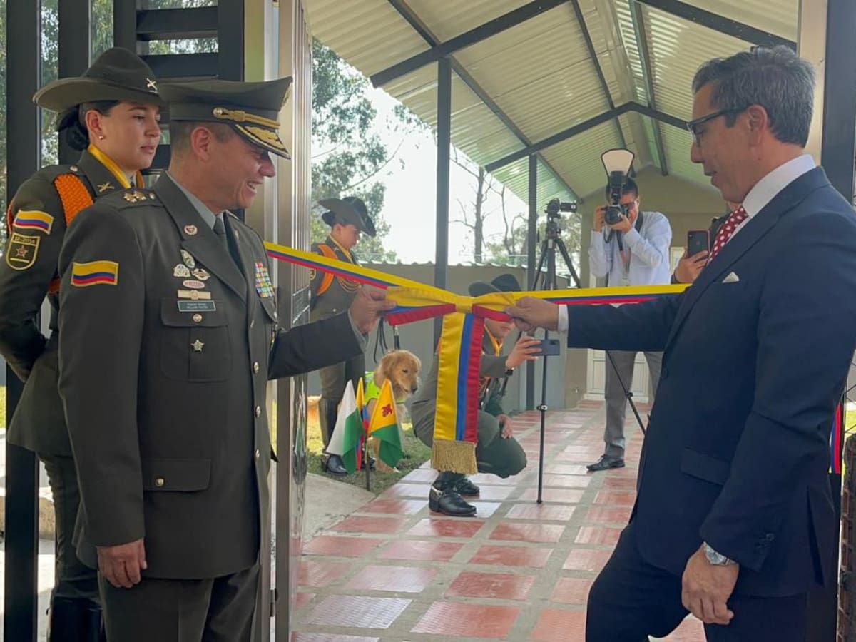 Colombia y Estados Unidos se unen para modernizar Unidad Canina en Bogotá