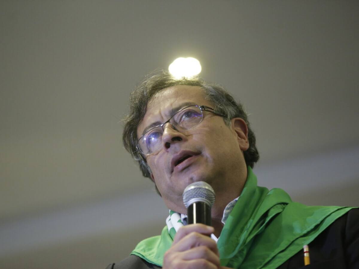 Petro en aprietos, ¿chuzada o filtración de campaña?