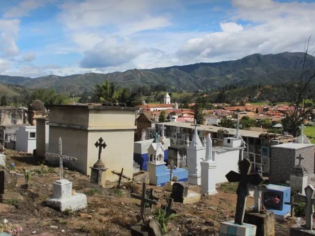 Varias lapidas han sido vandalizadas en el cementerio de Floresta