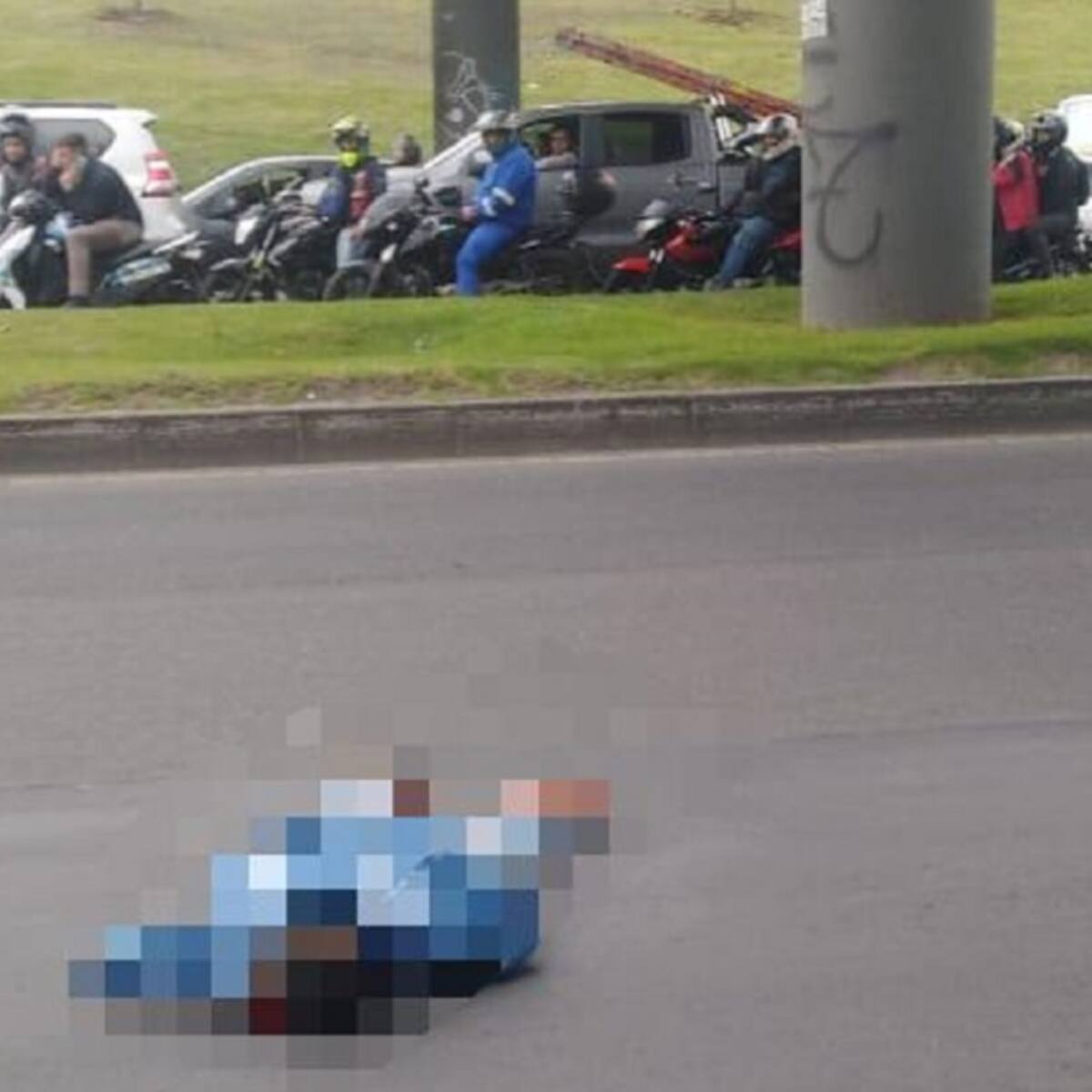 Por suicidio, gigantesco trancón en Av. 68 con calle 63 en Bogotá