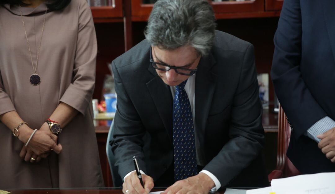 Emisión de un bono al 2061