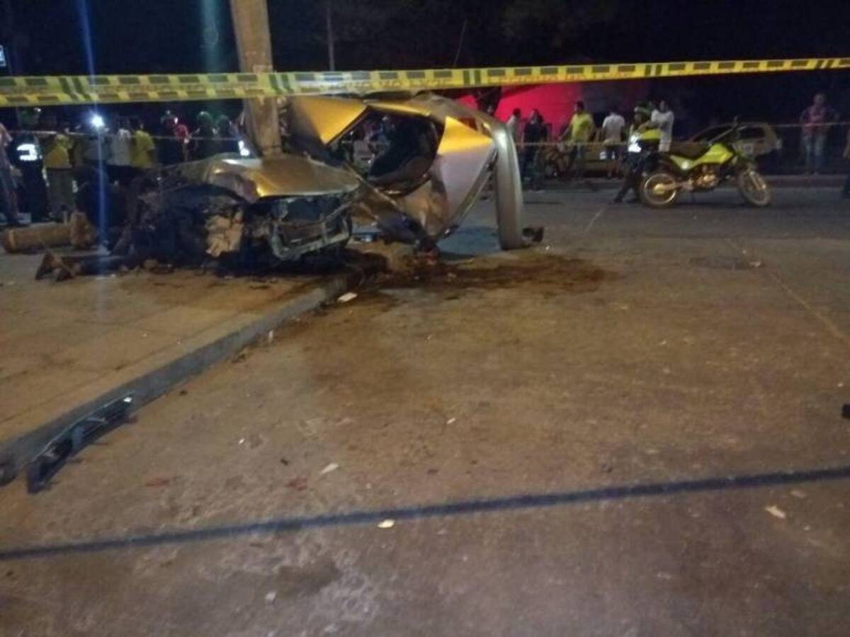 Dos muertos y tres heridos en supuesto ‘pique’ de carros en Santa Marta