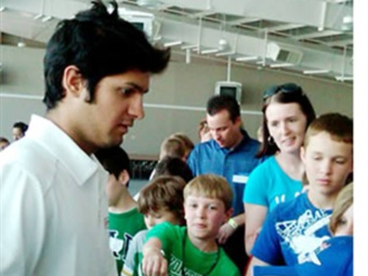 Gustavo 'Tigrillo' Yacamán comparte con estudiantes en Indianápolis