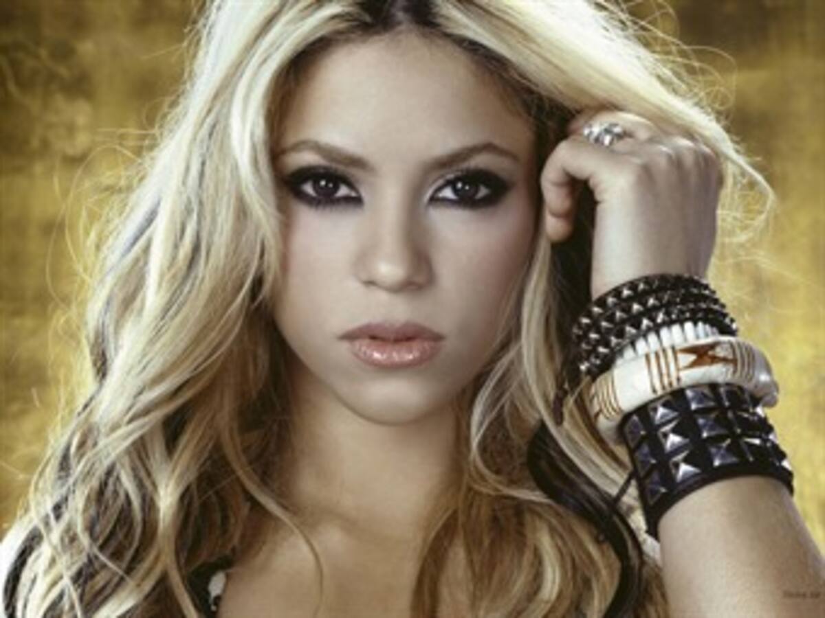 Shakira alcanza 30 millones de fans en Facebook y entra en top 10 de Twitter