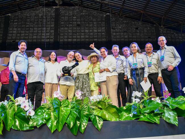 Artistas caldenses conquistaron lo más alto del Festival Mono Núñez 2025