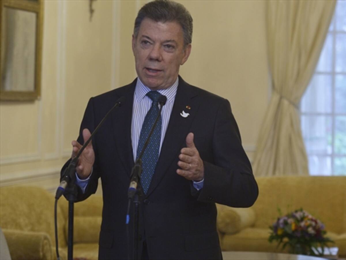 ​Piden a Comisión de Acusación citar a Santos por ‘cortejos’ de magistrados