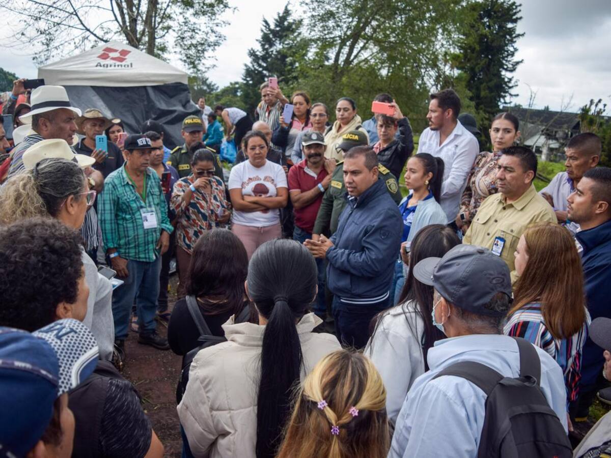 Desalojan de manera pacifica predio ocupado de manera irregular por campesinos en el Quindío