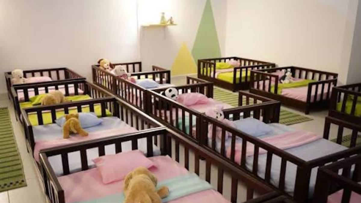 Conozca el programa gratuito que permite a los padres trabajar durante la noche