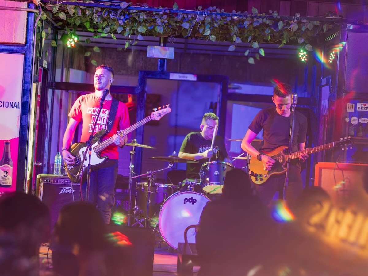 La banda “Sin compromiso” convierte experiencias personales en canciones