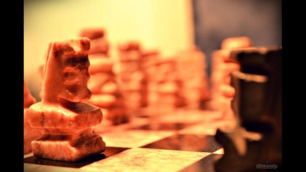 “Fotografía de un tablero de ajedrez de mármol. Todo Artesanal”. Por Juan A. Schamun.