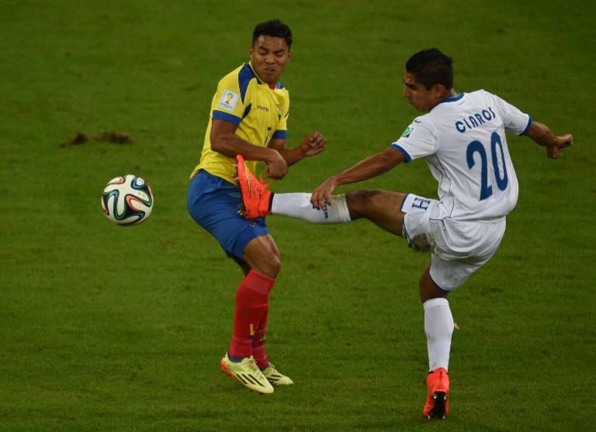 Los goles ecuatorianos los anotaron Enner Valencia (2) y Carlo Costly anotó para los "catrachos".