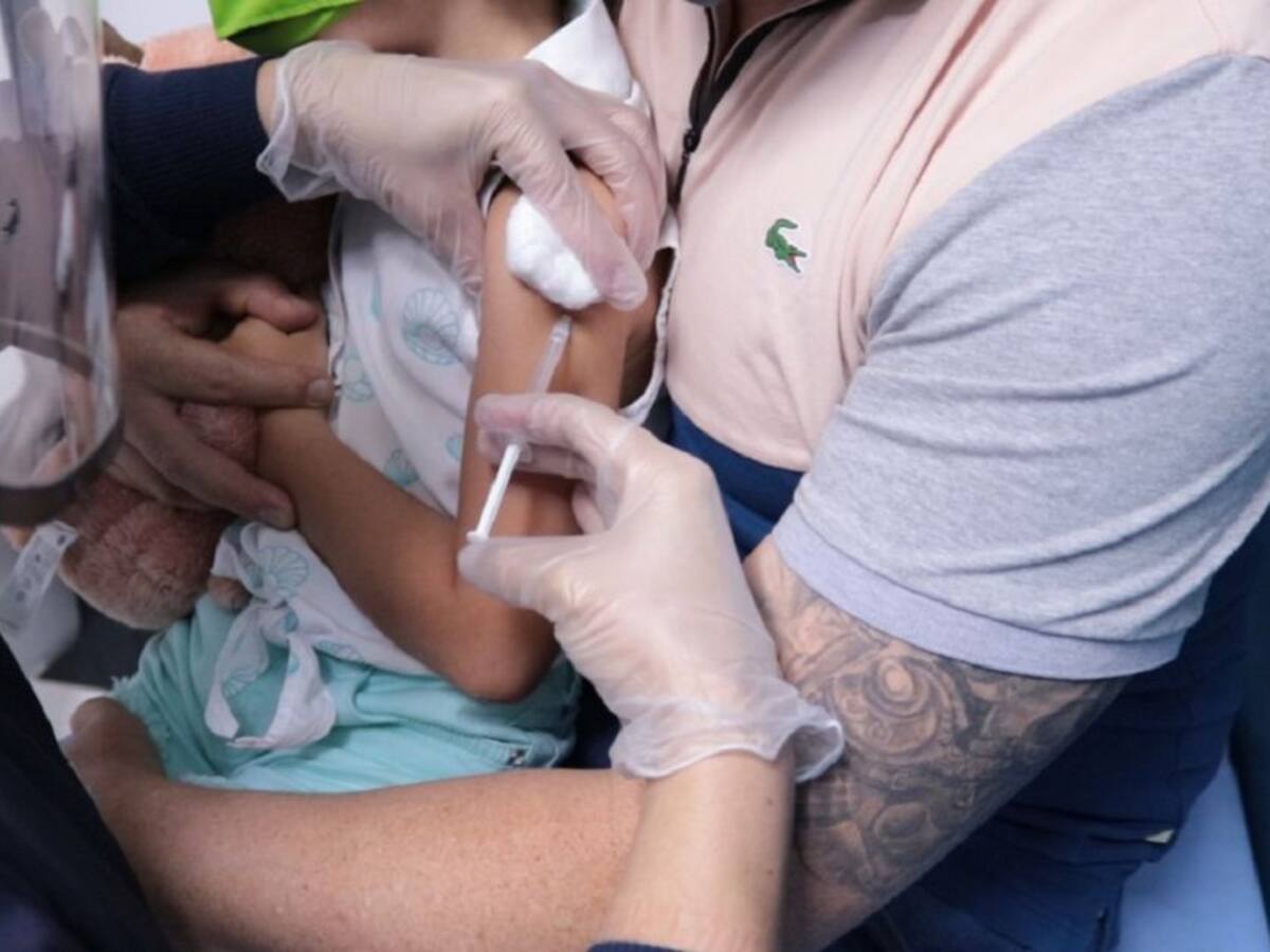 Jornada masiva de vacunación para menores de un año en Caldas