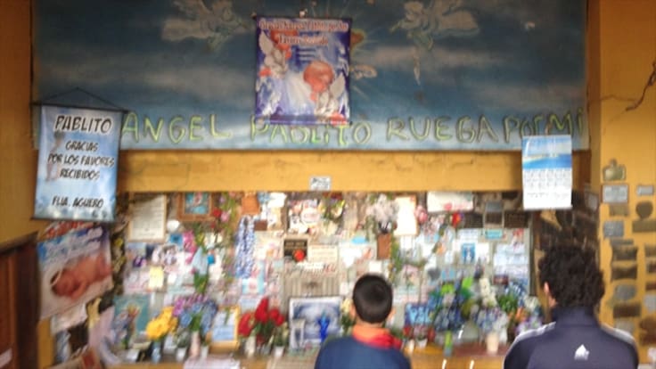 El niño que murió de sed y ahora hace milagros