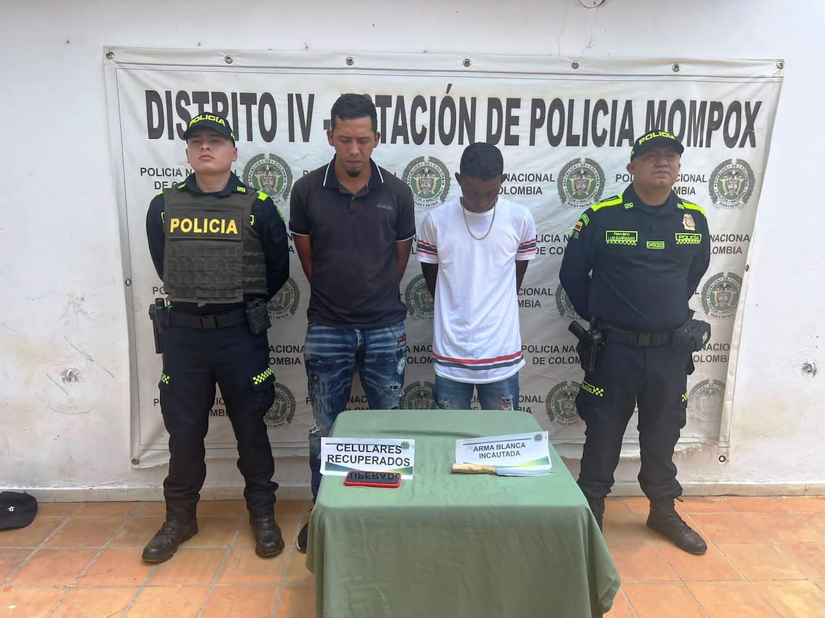 A joven le propinaron una puñalada en la cabeza para robarle su celular