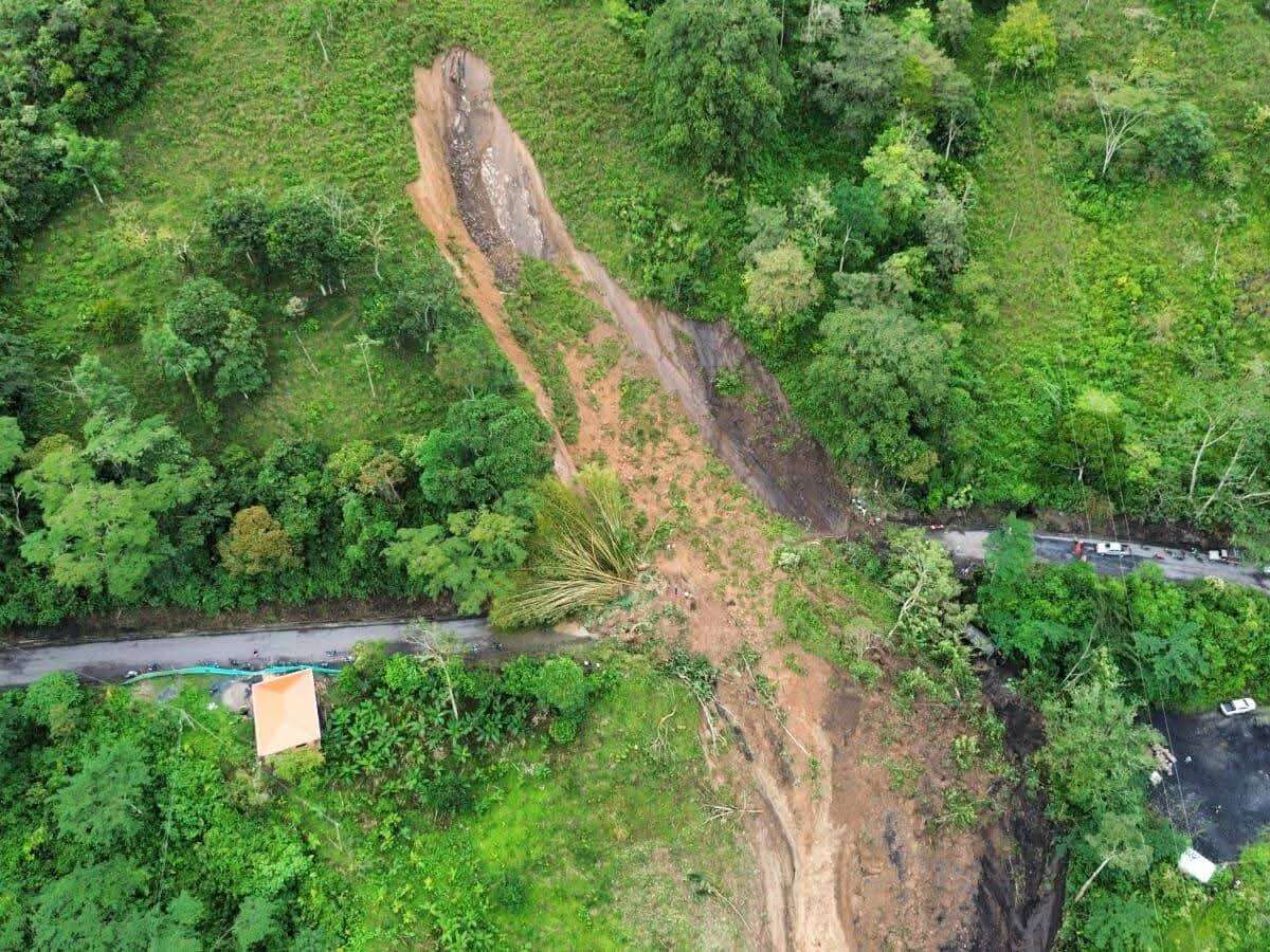 Cerrada la vía Landázuri–Vélez en Santander por deslizamiento en la vereda La Iberia