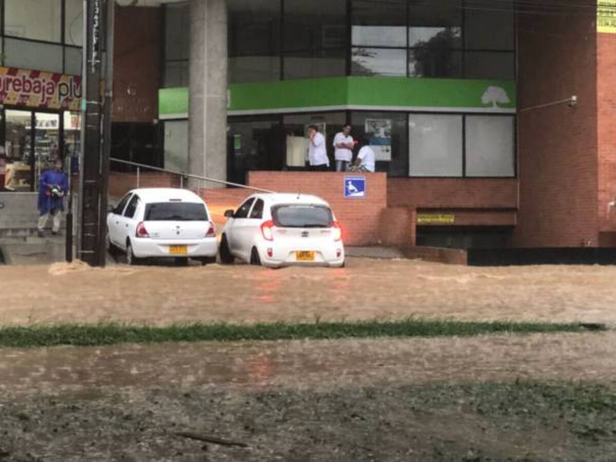 Fuertes lluvias inundan a Cali