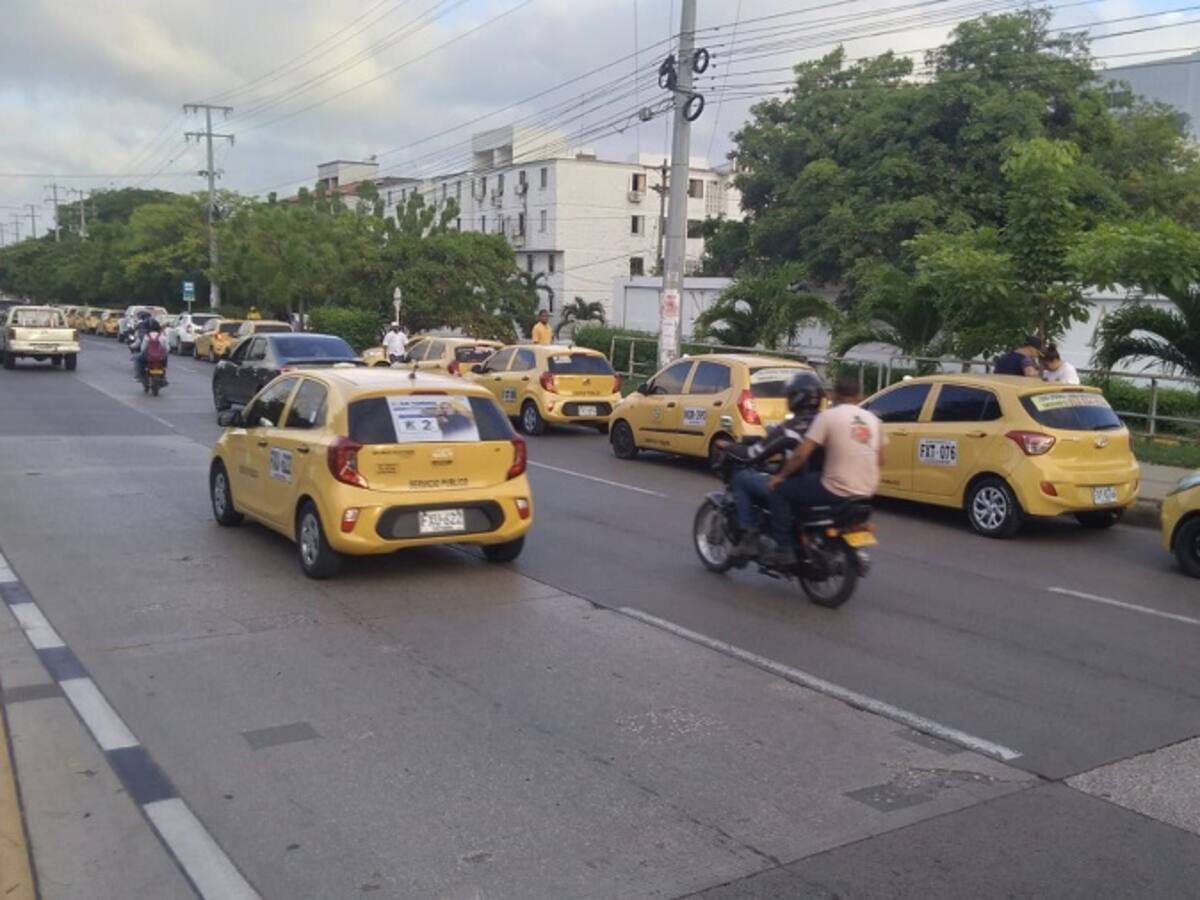 Taxistas de Cartagena salieron a las calles pidiendo baja en precios de la gasolina