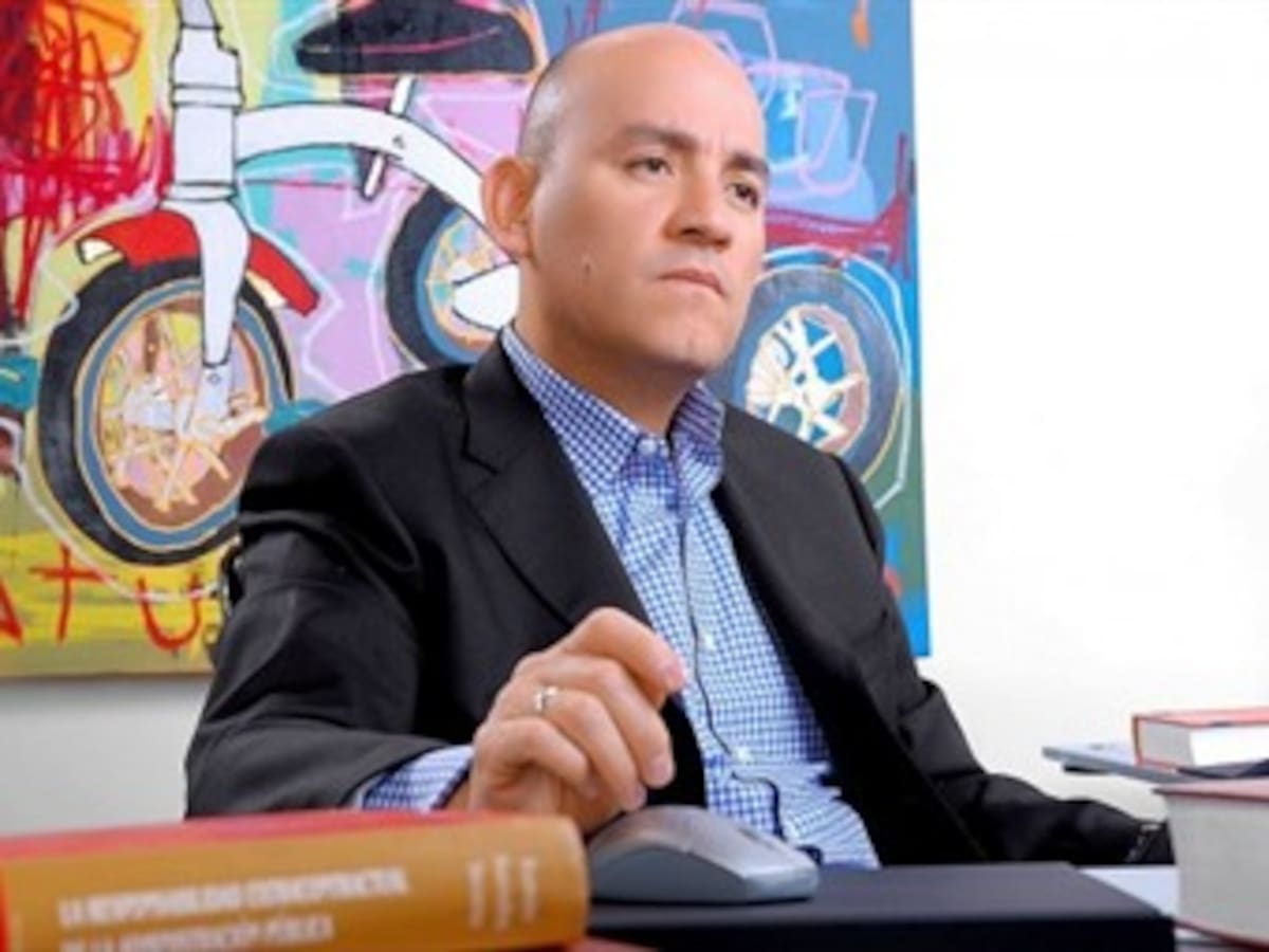 Principio de oportunidad para el abogado Manuel Sánchez en el carrusel de la contratación