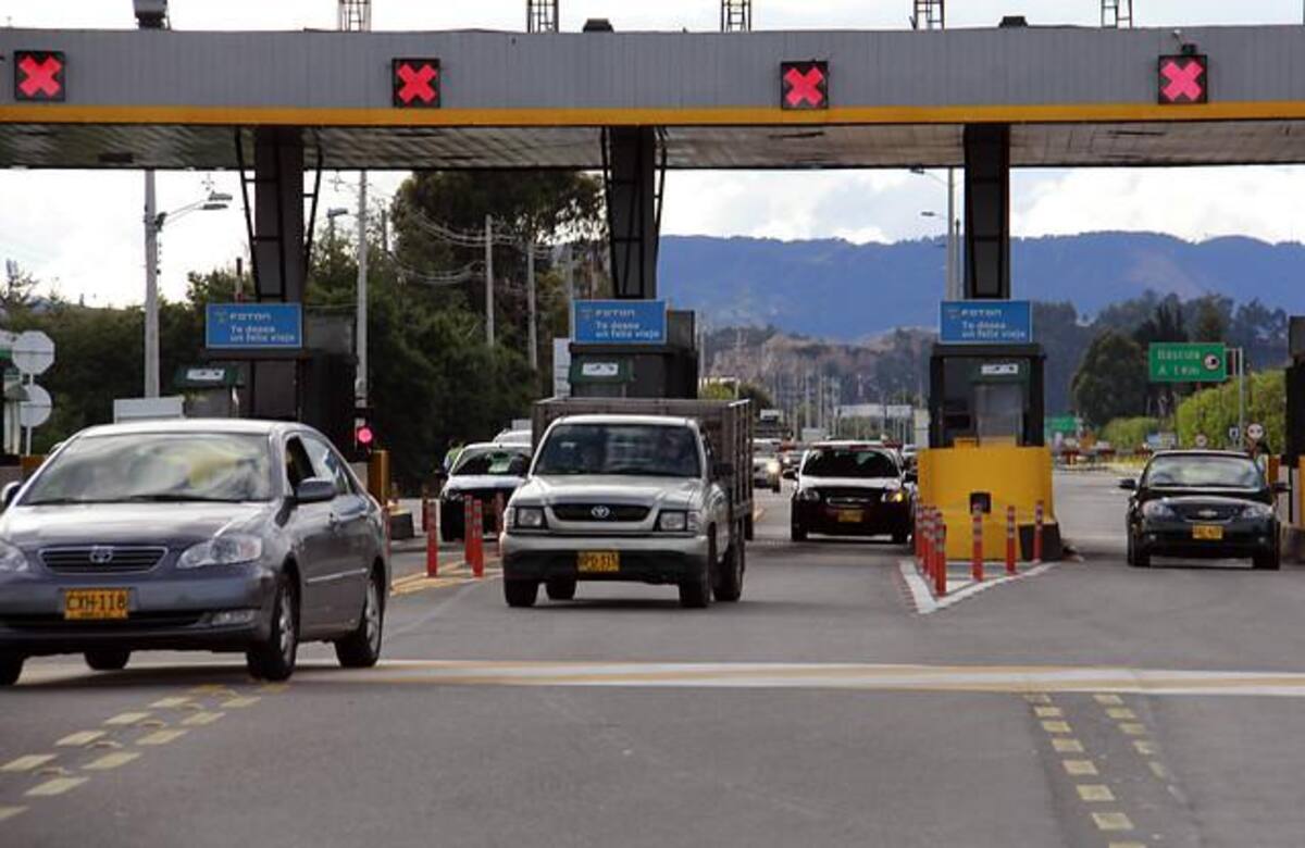 Más de un millón de vehículos se encuentran movilizándose por las carreteras del país.