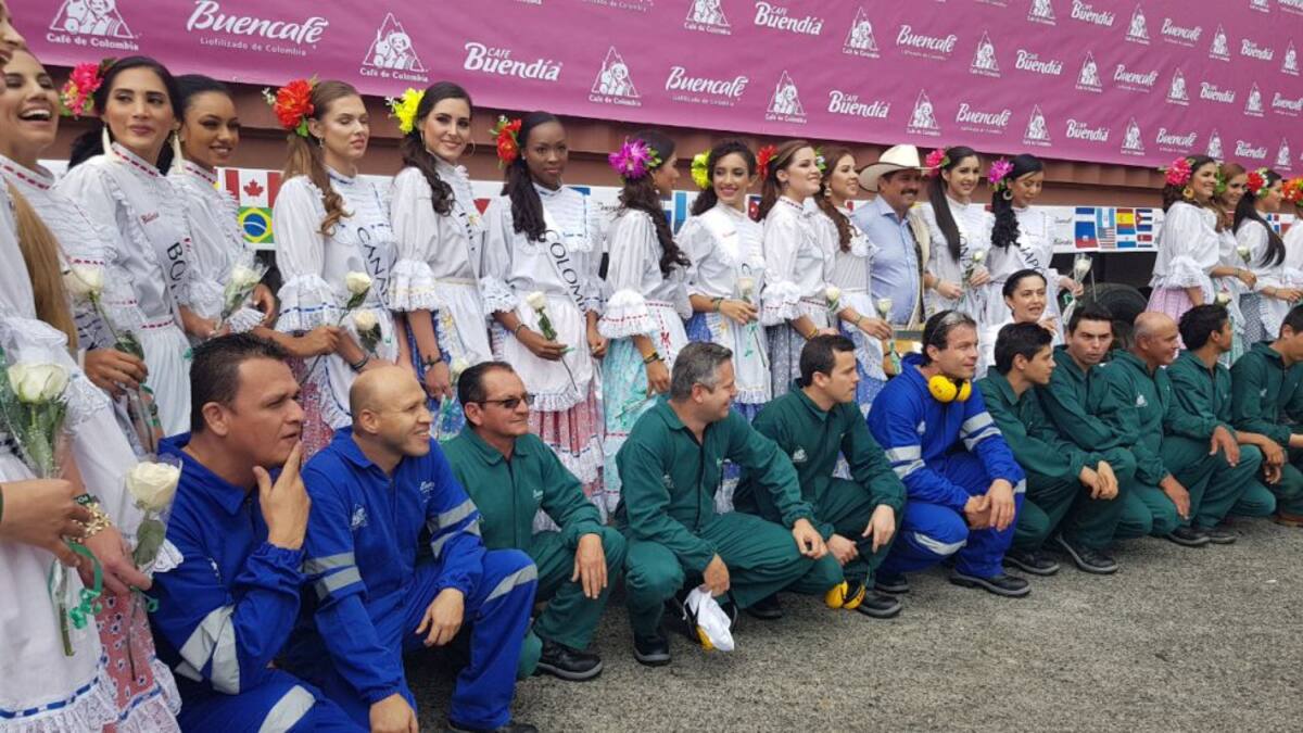 Visita a la zona cafetera de las candidatas al Reinado Internacional del Café